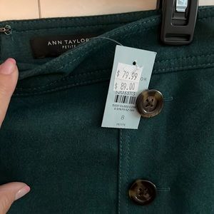 NWT New with Tags Ann Taylor 8P Dark Green Skirt w/Button Details&Fully Lined